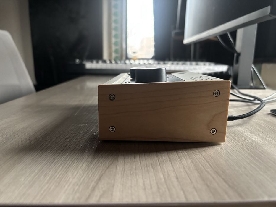 Звуковая карта Universal Audio Volt 276