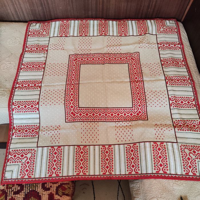 Ръчно бродирани карета и покривки