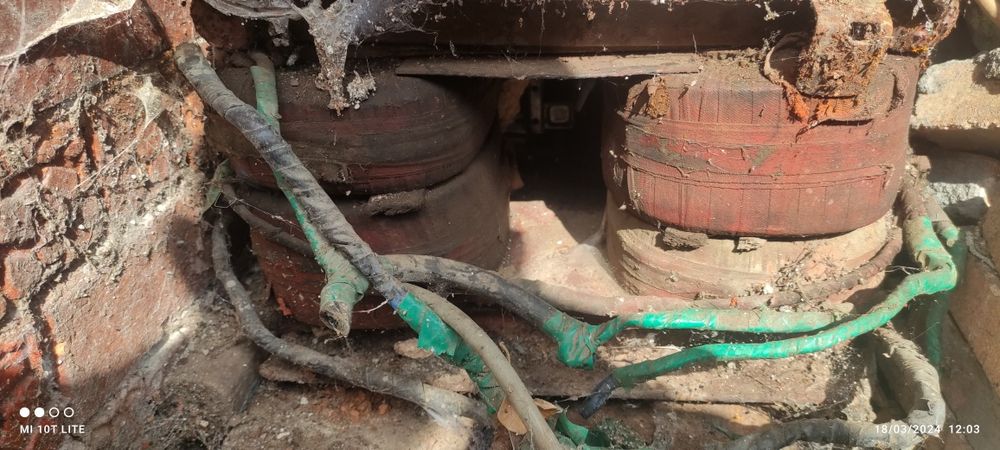 Apărat de sudură tras în bară!