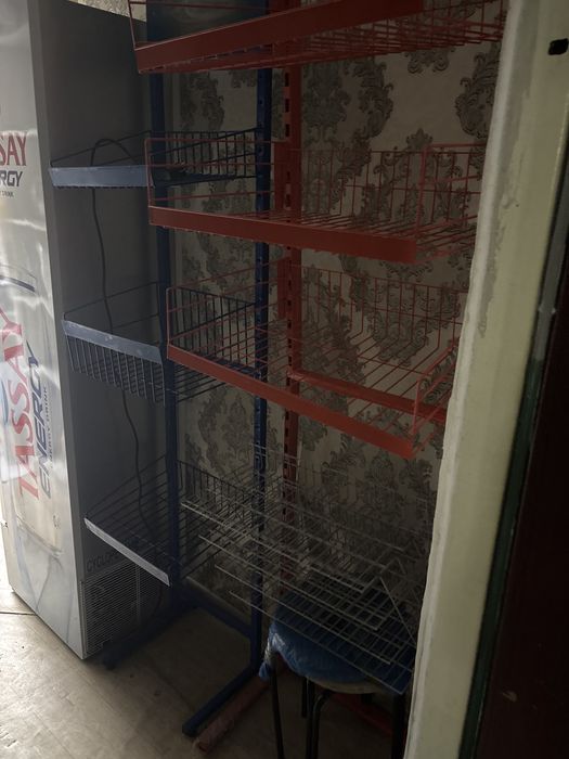 Продам срочно полки для магазина б/у