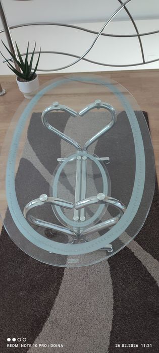 Măsuță living de sticla cu picioare de inox