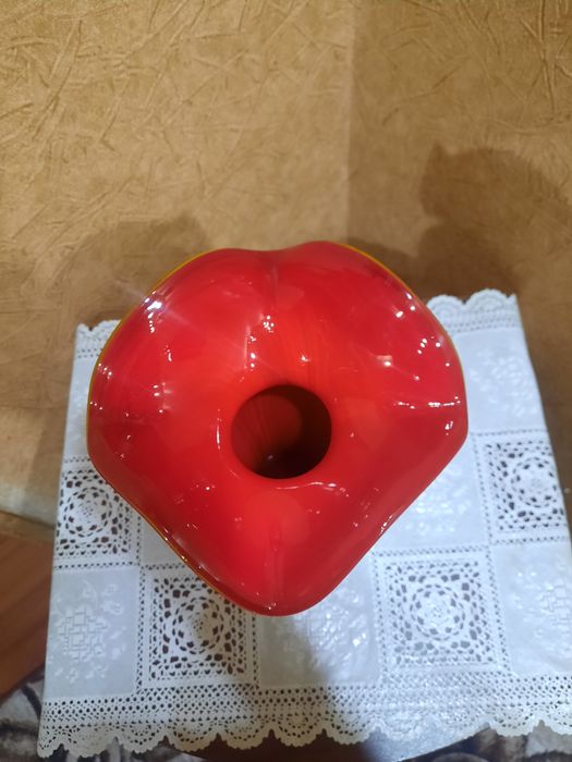 Красивая, винтажная ваза, завод  "Красный Май" 1960-70гг, с волнистым