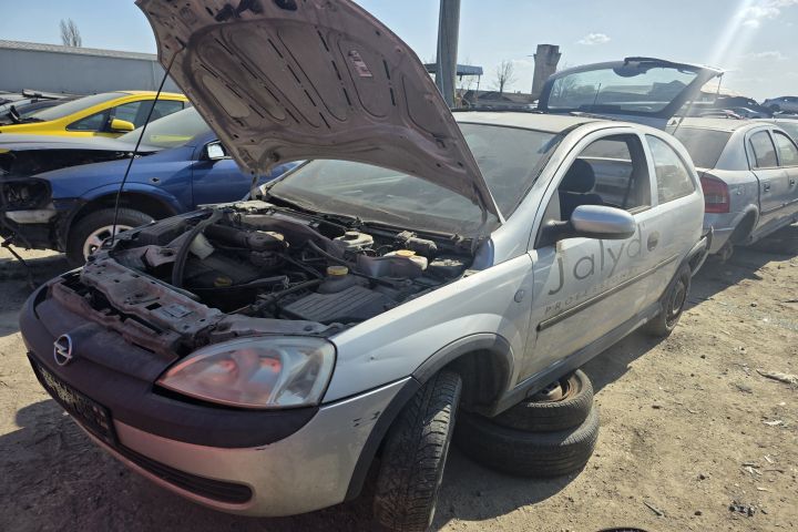 Bara fata Opel Corsa 2002 1.2 MT (75 hp)