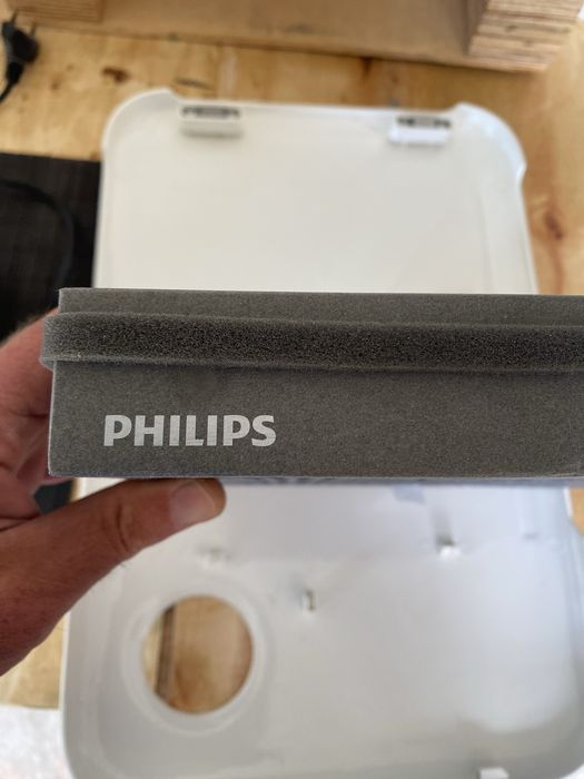 Purificator aer Philips filtru nou