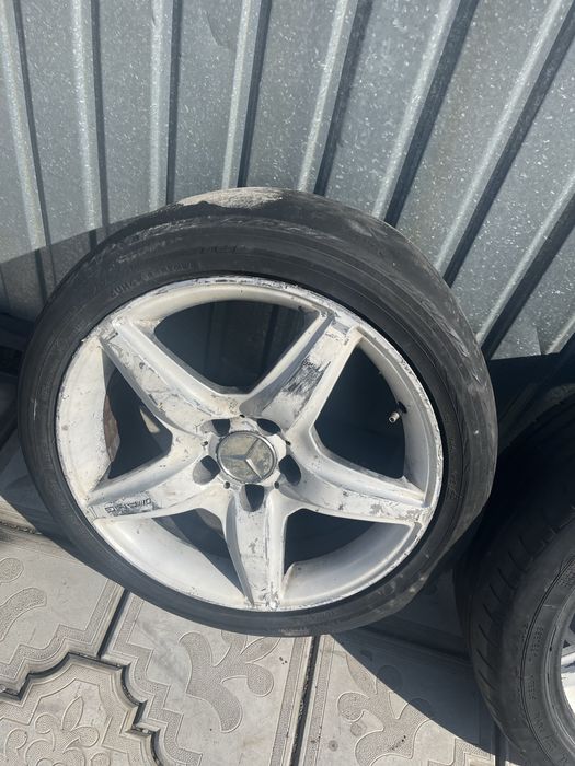 Продам комплект вместе с резиной