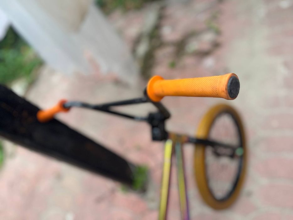 велосипед BMX...