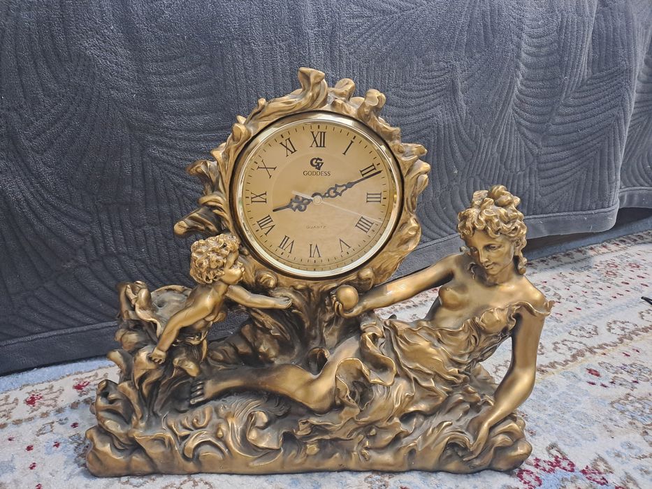 Антикварные часы