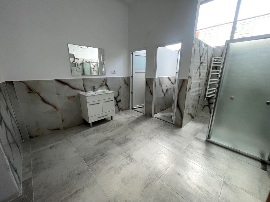 Inchiriez spatiu comercial 118mp, parcari disponibile