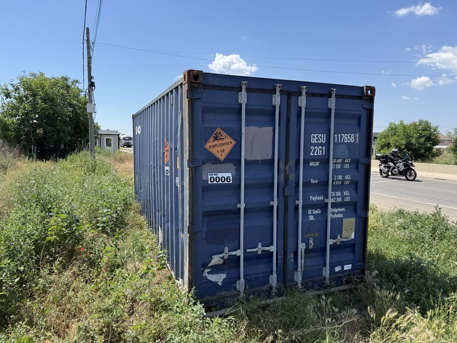 Vand container maritim