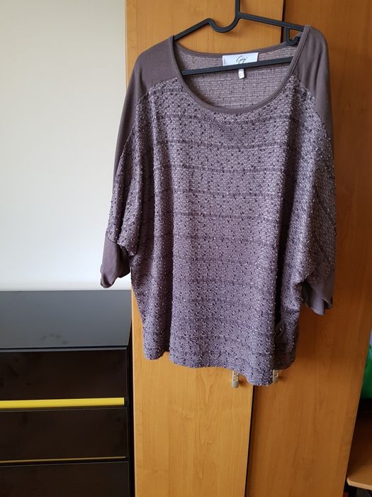 Памучна блуза с дискретни паети-размер 54-15лв.