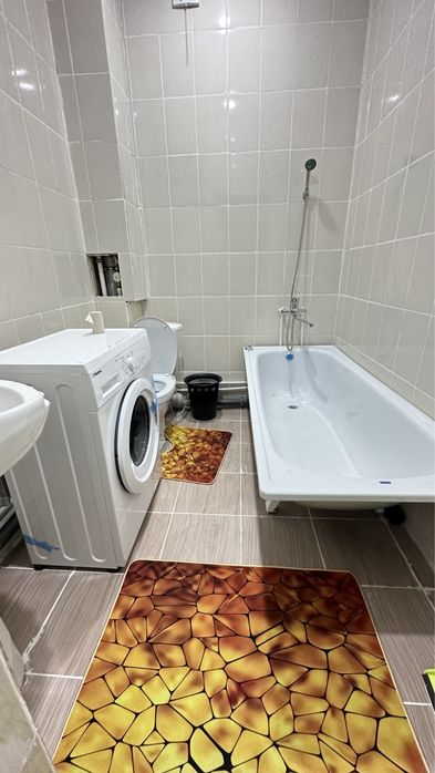 1 бөлмелі үй жалға беріледі.