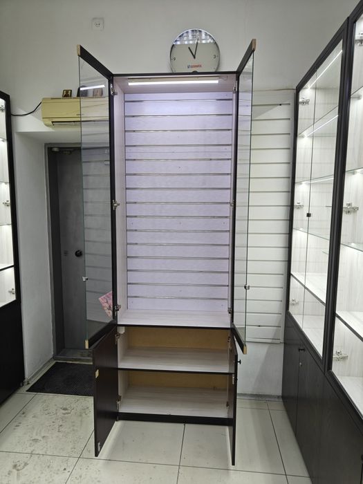 Витрины, стекляные дверки