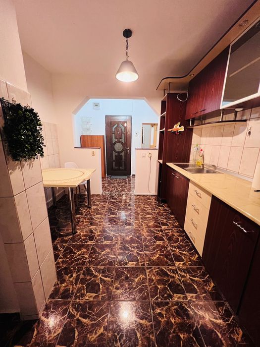 PF dau in chirie ap 2 cam dec ZORILOR str Padurii 499 euro