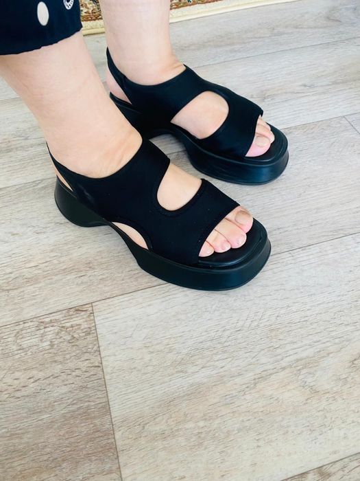 Продам сандалик оригиналь