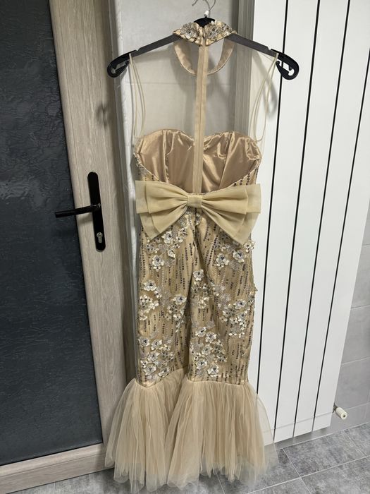 Rochie eleganta aurie