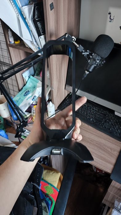 Продам игровую подставку для наушников