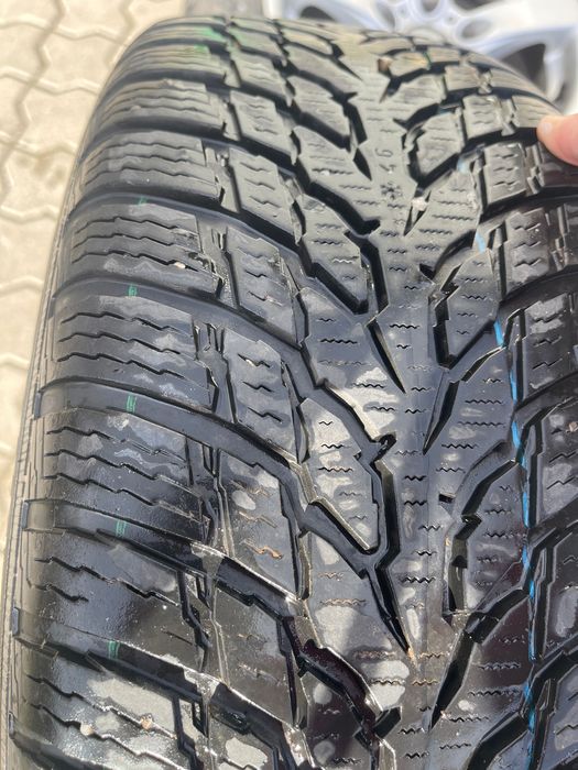 Anvelope de iarna Nokian 205/60 R16!!!