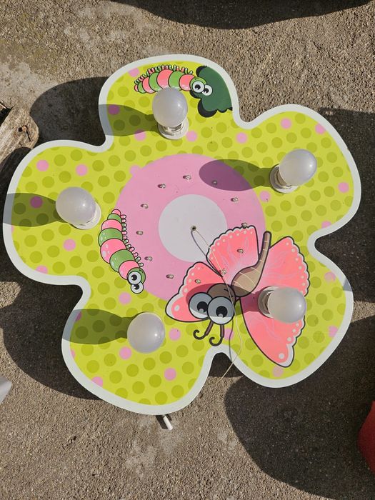 Vând diferite spoturi pt camere copii...