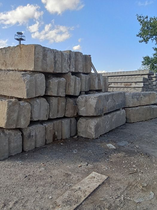 Продам фундаментные блоки ФБС