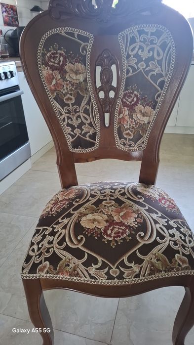 Продаются стулья для гостинной/кухни