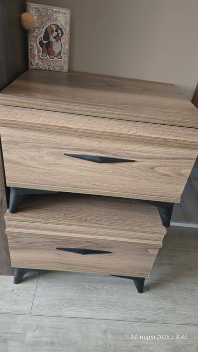 2бр.нощни шкафчета.