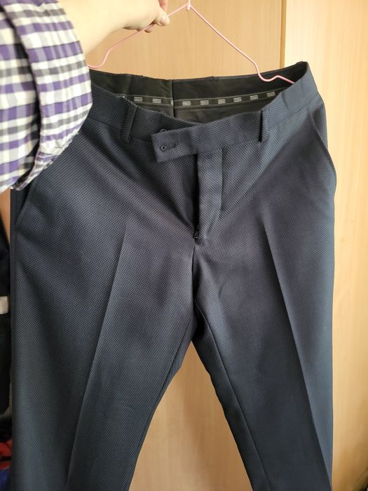 Продам стильный  классический костюм