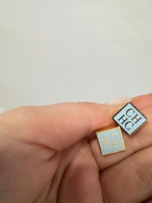 Butoni camasa Carolina Herrera