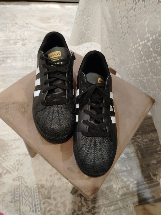 Крассовки Adidas Supetstar