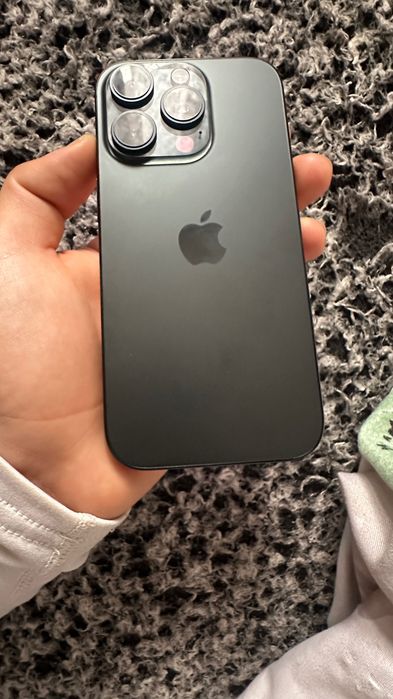 iPhone 16 Pro 90% Baterie