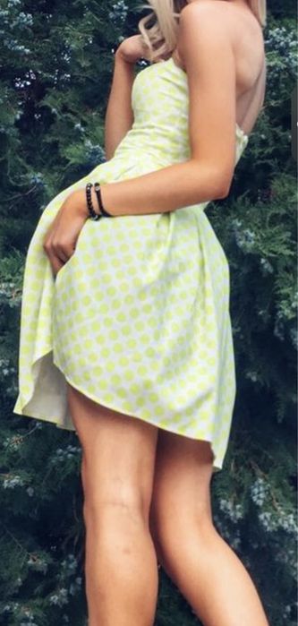 Бяла Рокля на точки