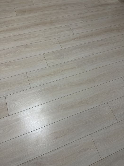 Продам б/у ламинат не дорого