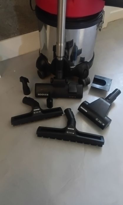 Aspirator Hoover model TWDH1400 011 putin utilizat