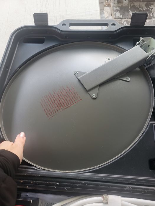 Сателитна чиния за каравана