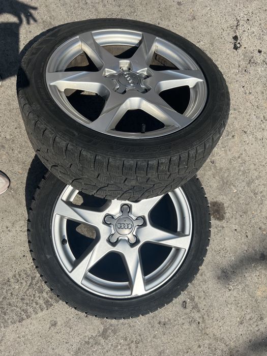 Anvelope marimea 235/45/R17 de iarna plus jante originale de audi