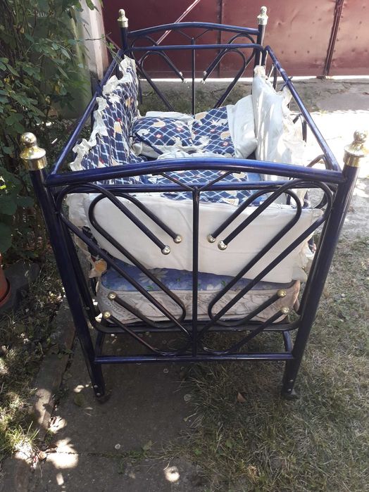 Vand patut metalic