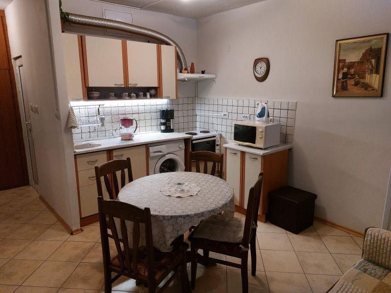 Двустаен апартамент в ж.к. Младост 3.