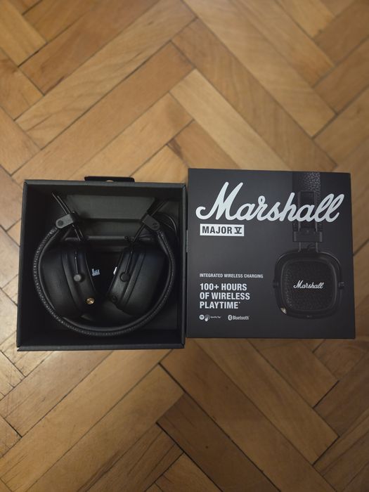 Слушалки Marshall V черни