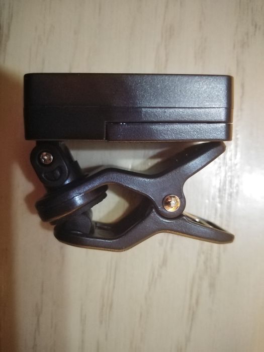 Продаётся тюнер настройки гитары и других струнных инструментов