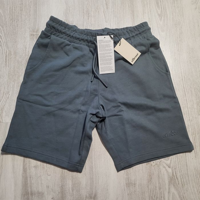 Pantaloni scurți Ellesse, mărime M, noi cu etichetă