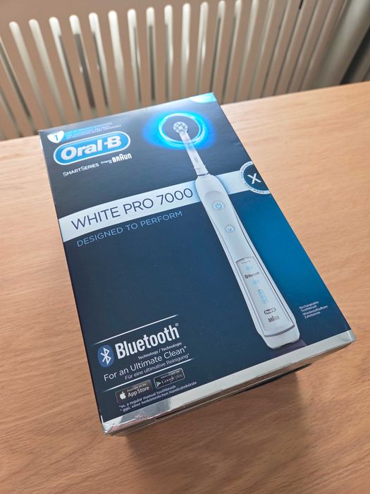 Periuță de dinți *Premium* - Model Braun Oral-B Pro 7000 Smart Series White Bluetooth - Cutie Sigilată
