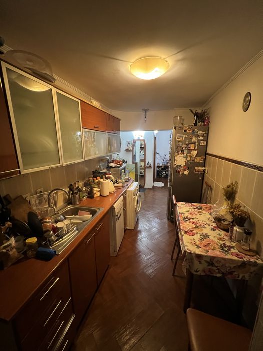 Apartament 3 camere decomandat, 2 băi, 2 balcoane, ultracentral – Strada Victoriei, Târgu Jiu
