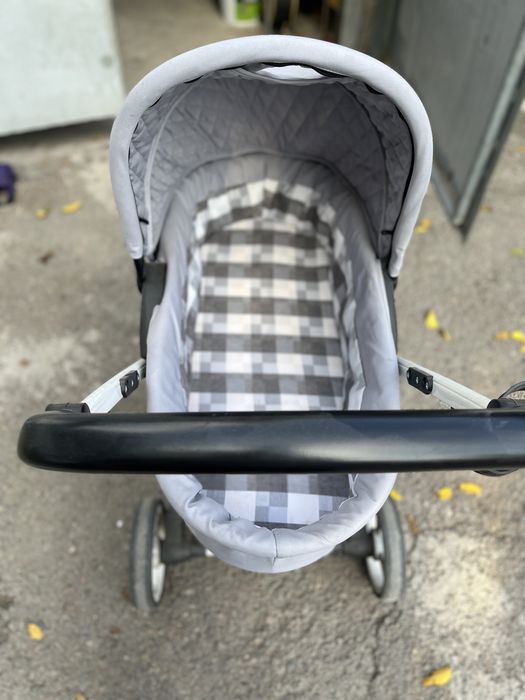 Продам коляску Corella 3в1