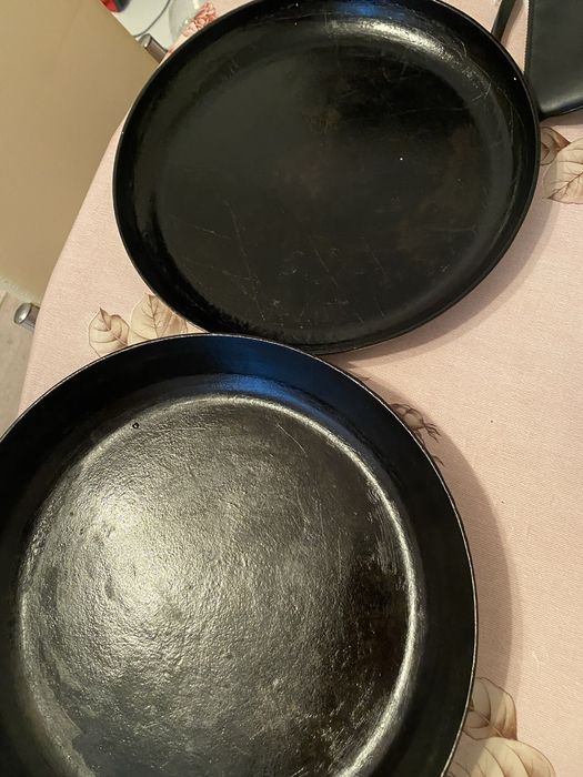 Продам чугунные сковороды  /СССР/ пирогов