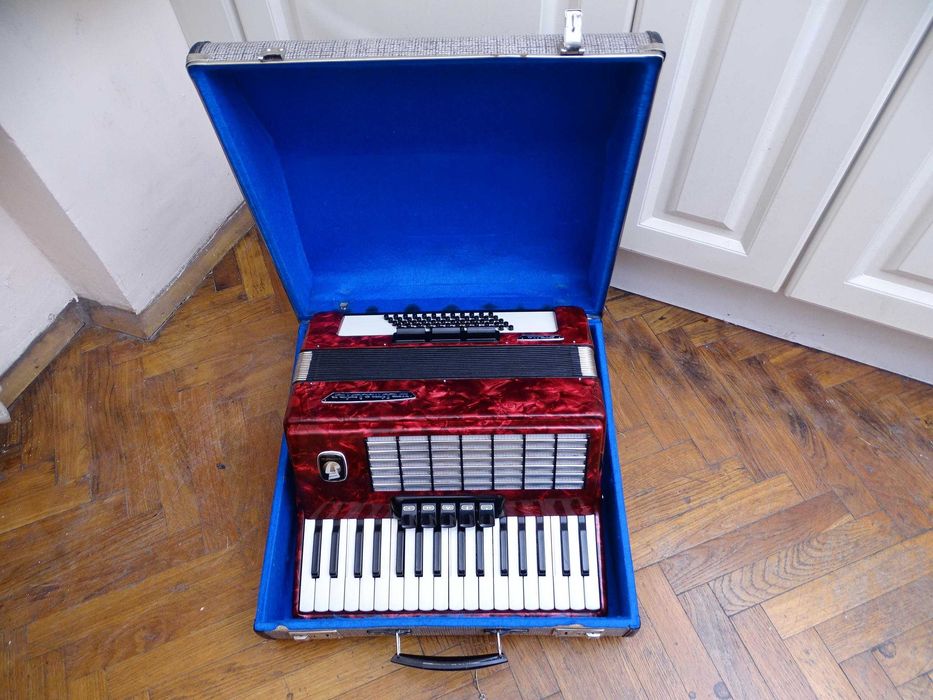 Акордеон Велтмайстер Стела 60 баса