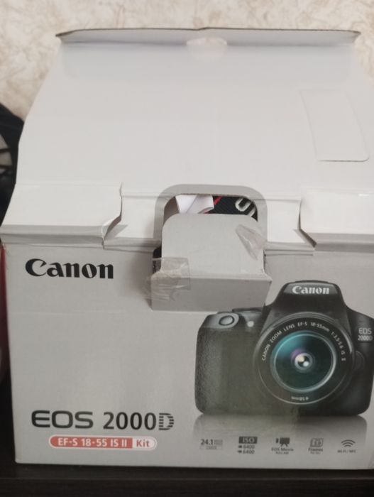 Canon EOS 2000d продам СРОЧНО