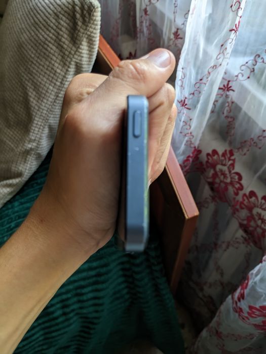 Продам IPhone 4-5