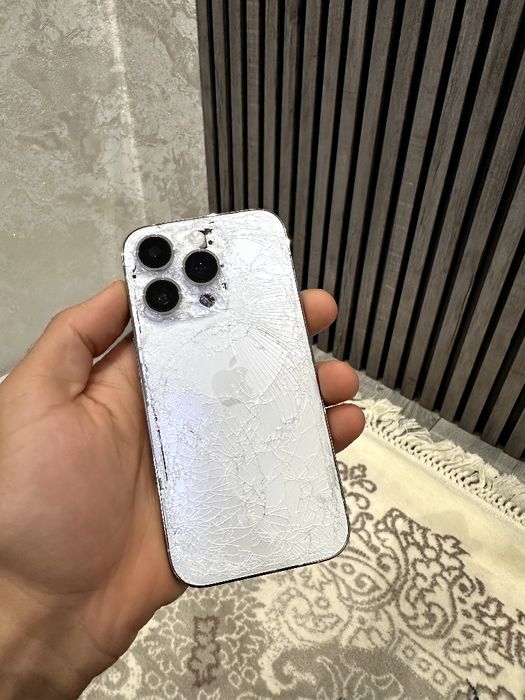 Iphone 14 pro     .