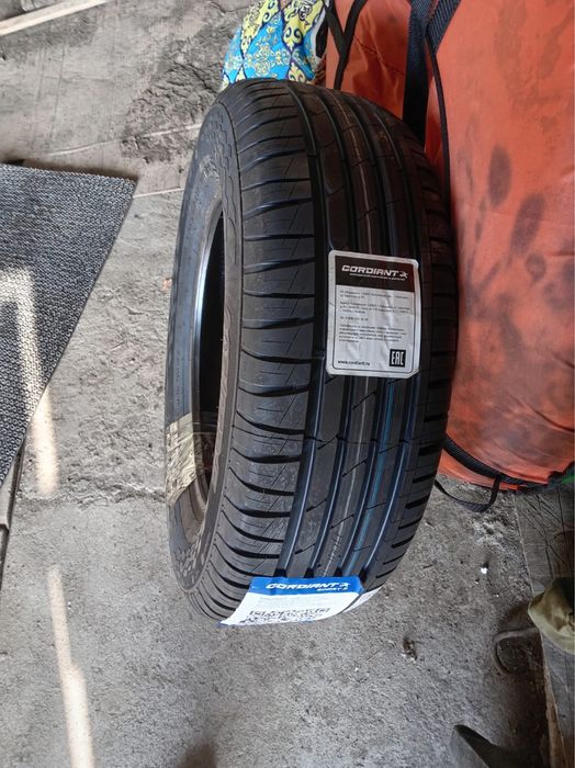 Шины летние новые 205/65R15