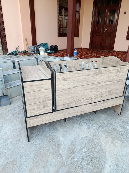 Болалар кровати холати яхши ишлатган