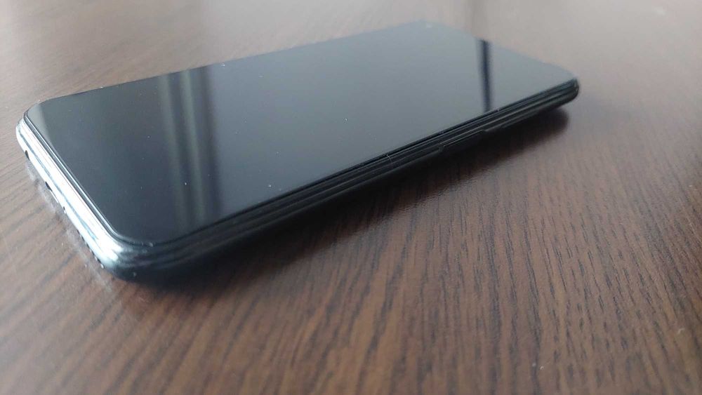 продавам Huawei P40 Lite